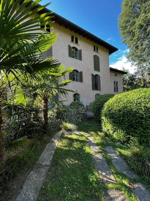Appartamento In Villa Storica Oleggio Castello Exterior foto